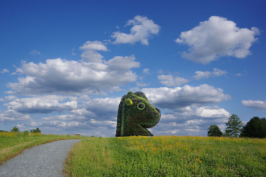 Glenstone Museum's Jeff Koons’ “Split-Rocker” sculpture 