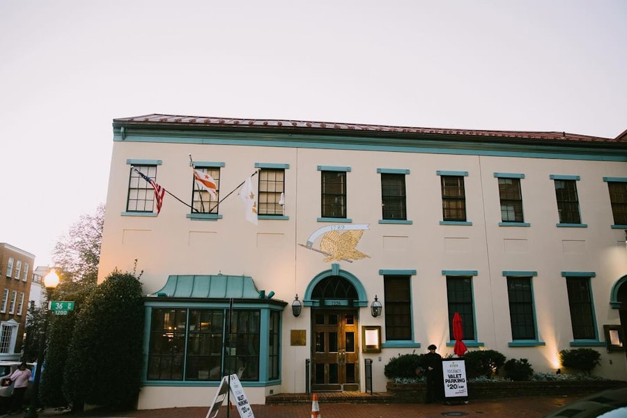 Outside of 1789 Restaurant 