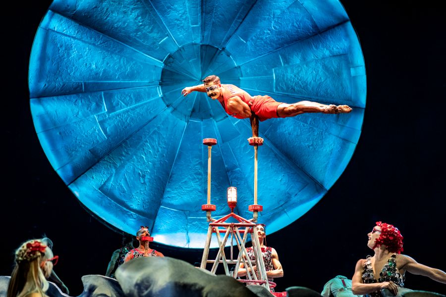 Cirque du Soleil: LUZIA